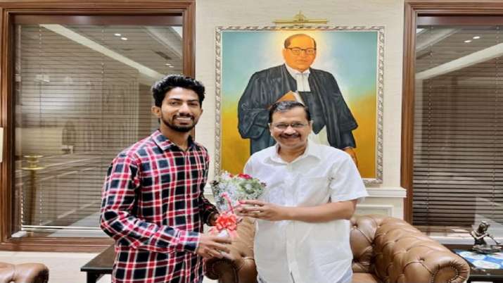 Comedian Shyam Rangeela joins AAP Rajasthan