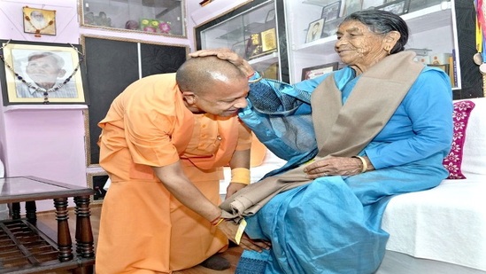 yogi-adityanath-visits-ancestral-village
