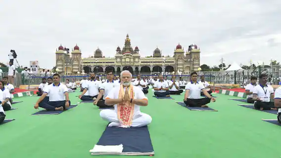 योग फॉर ह्यूमैनिटी पीएम मोदी ने मैसूर में मनाया अंतर्राष्ट्रीय योग दिवस 2022 0615