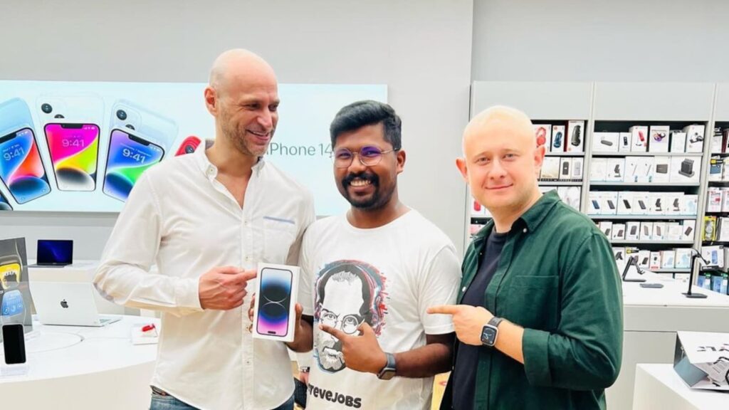 man-goes-to-Dubai-to-buy-iPhone