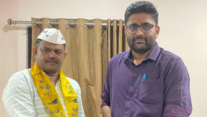 MLA Kesarisinh Solanki joins AAP