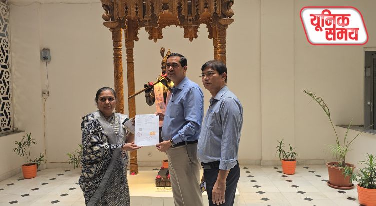 महिला ने दी मकान की आहुति