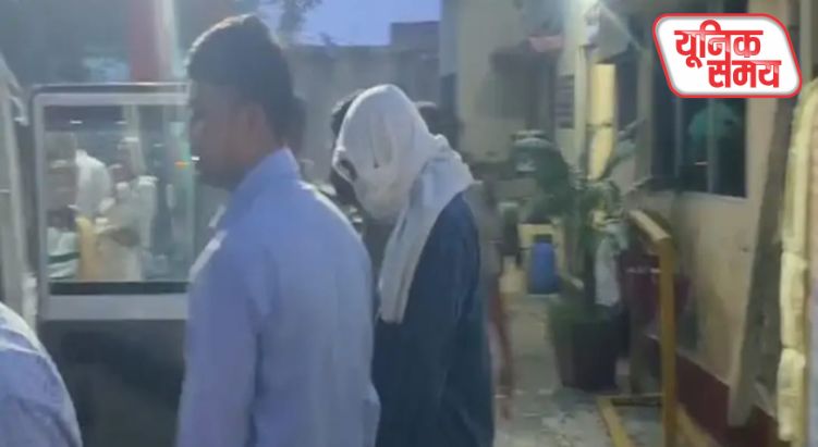 रिश्वत लेता पकड़ा गया सिपाही