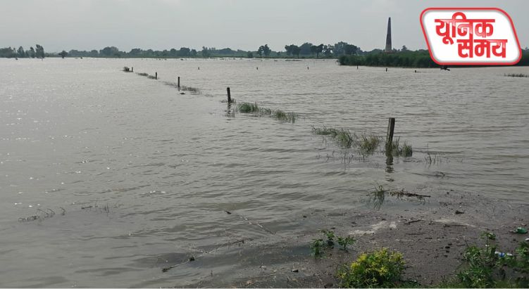 गोकुल बैराज से पानी छोड़े जाने के बाद यमुना