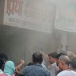 गोकुल में मेडिकल स्टोर में लगी भीषण आग