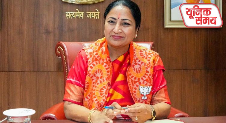 दिल्ली की CM रेखा गुप्ता पर हमला