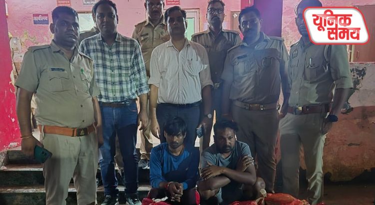फॉक्सवैगन विन्टेज कार में 349 बोतल विदेशी शराब