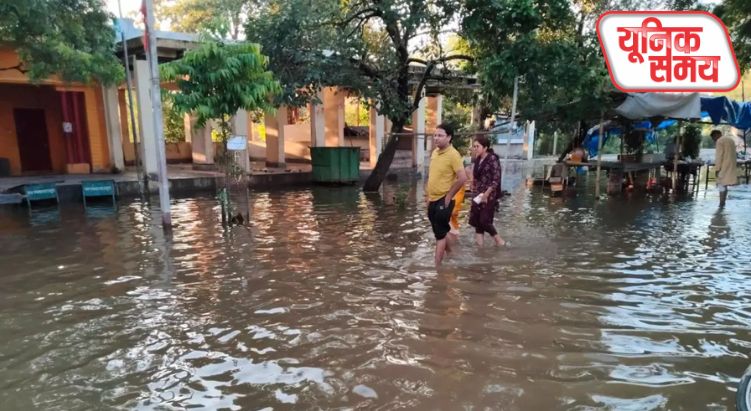 यमुना का जलस्तर खतरे के निशान के करीब