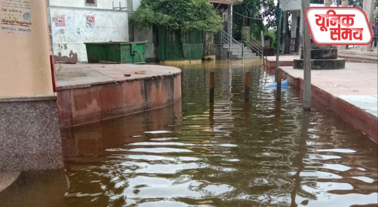 राधाष्टमी से पहले यमुना का जलस्तर बढ़ा