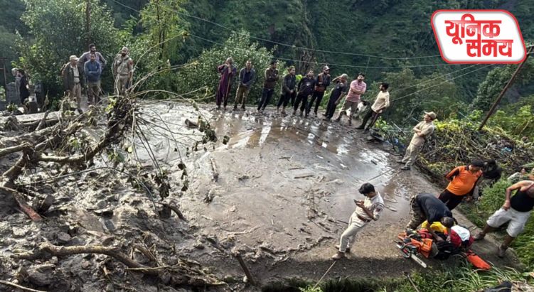 रियासी और रामबन में बारिश और भूस्खलन