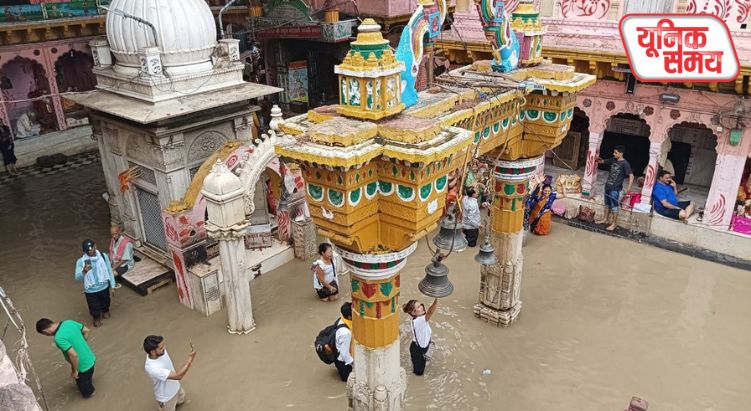 यमुना के बढ़ते जलस्तर को लेकर की इमरजेंसी बैठक
