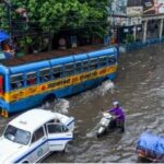 कोलकाता में मूसलाधार बारिश का कहर