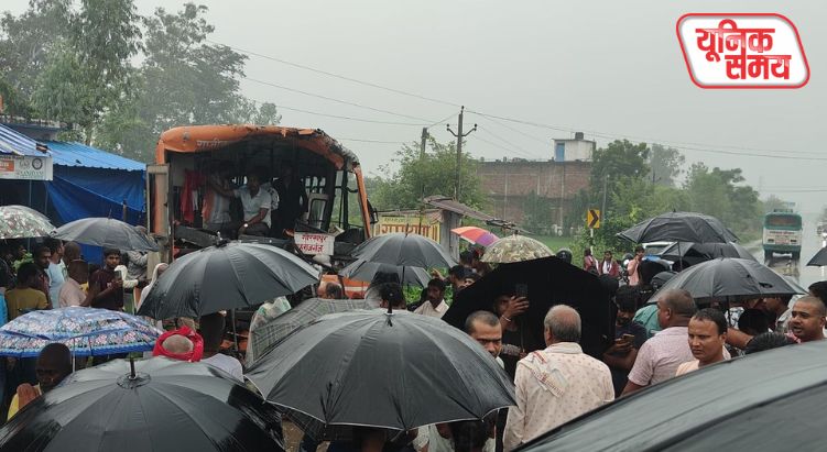 बसों की भीषण टक्कर