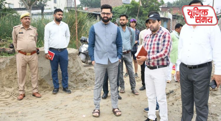 नगर आयुक्त ने किया कच्ची परिक्रमा मार्ग का निरीक्षण,