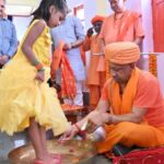 मातृ शक्ति के सम्मान में सीएम योगी ने किया कन्या पूजन