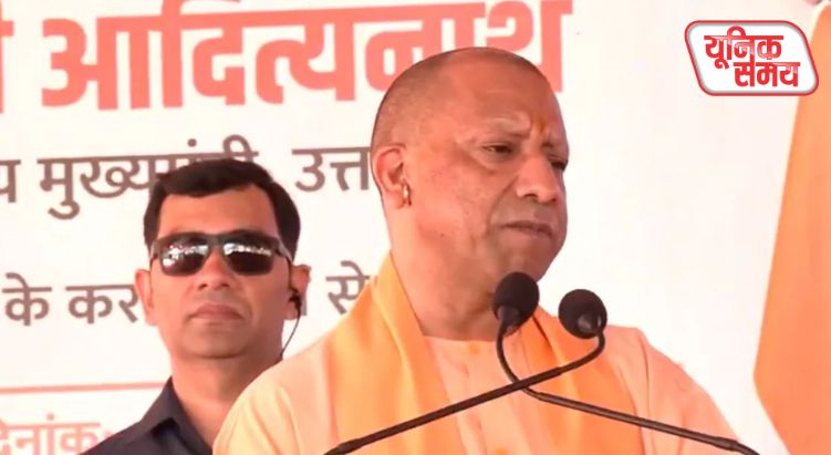 माफिया मुख्तार अंसारी के कब्जे से मुक्त जमीन पर बने फ्लैट्स की चाबी सौंपी