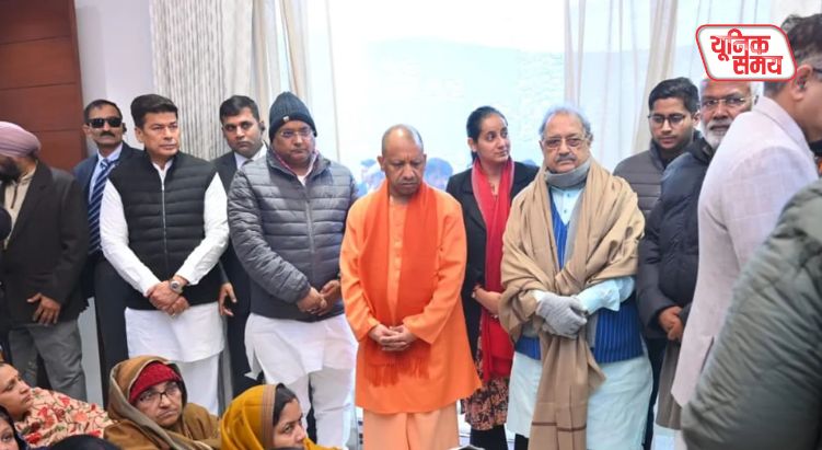 CM योगी ने प्रोफेसर श्याम बिहारी लाल को दी श्रद्धांजलि