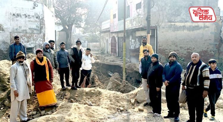 Chakleshwar Road has worsened due to road and sewage problems