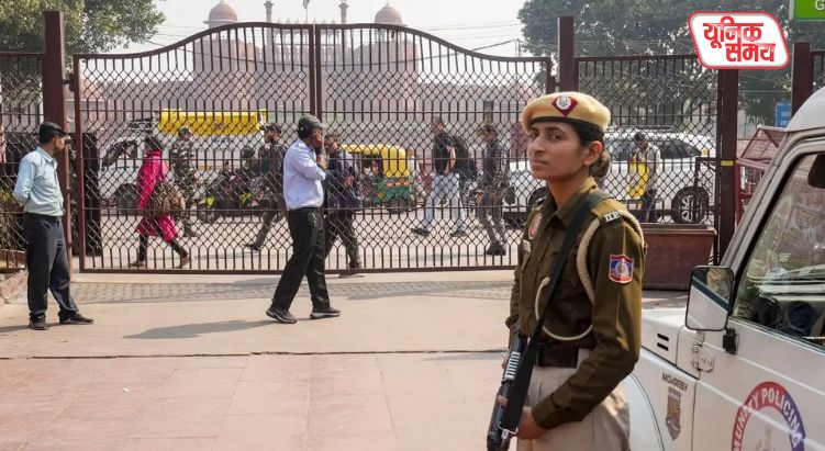 Bomb threat to Red Fort and Delhi Secretariat