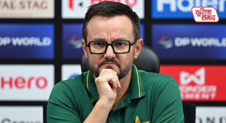 Pakistan team's head coach Mike Hesson