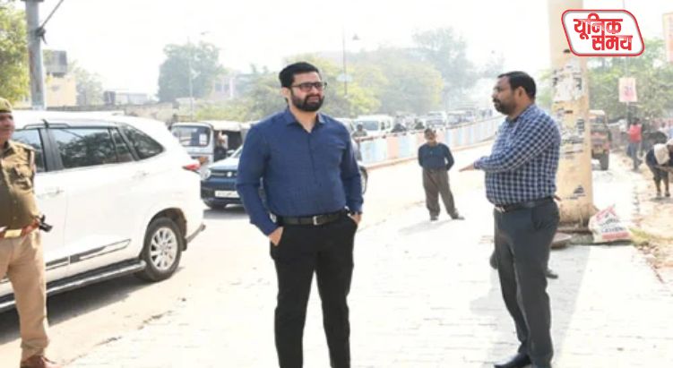 The Municipal Commissioner inspected the beautification by visiting the streets