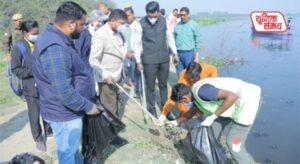 Yamuna Clean-up Drive at Gau Ghat resonates with Braj Mandal