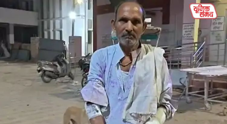 A young man attacked his father with a knife