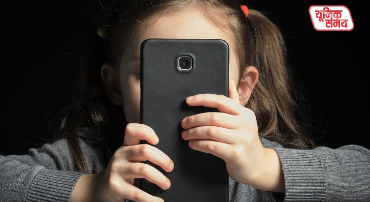 After Karnataka, Andhra Pradesh now bans social media for children