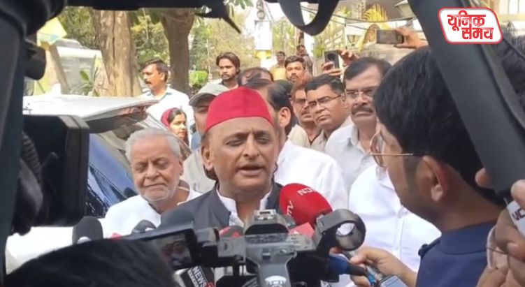 Akhilesh Yadav met Shankaracharya Avimukteshwarananda