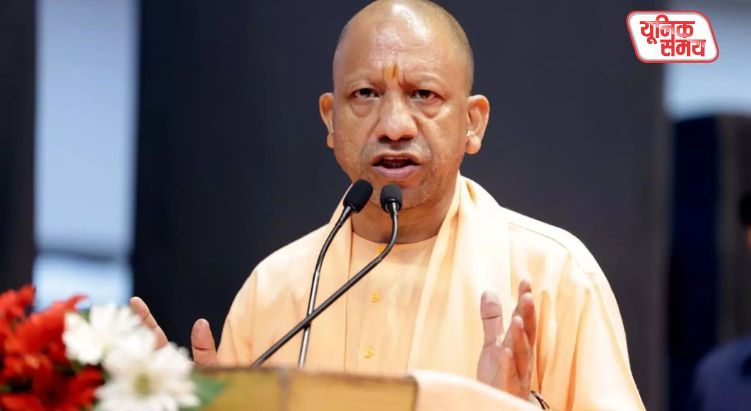 CM Yogi distributed over 69,000 smartphones to Anganwadi workers