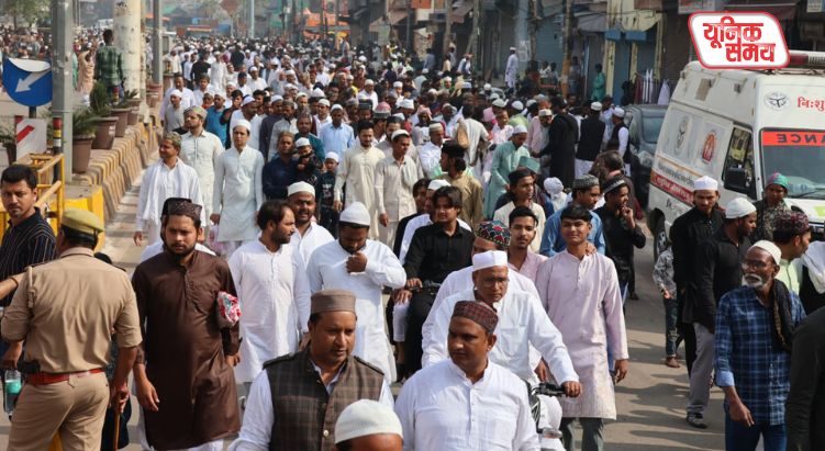 Eid-ul-Fitr prayers were offered in mosques across the district