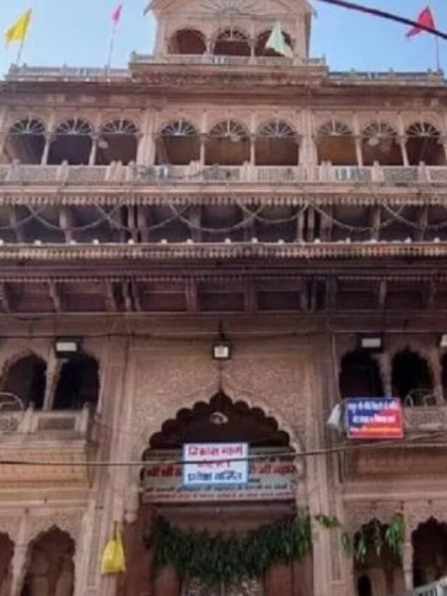 Now, the temple will be adorned with a 'Flower Bungalow' for ₹1.51 Lakh