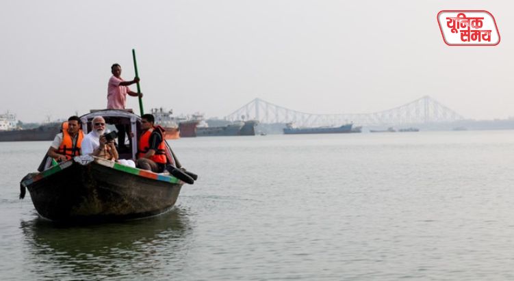 PM Modi took a boat ride on the Hooghly River