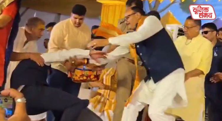 SDM Stumbles on the Ramkatha Stage