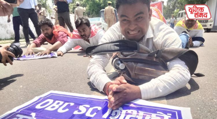 Candidates reached the Education Minister's residence