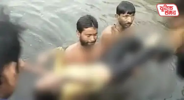 Distraught over a minor domestic dispute, a teenage girl jumped into the Yamuna