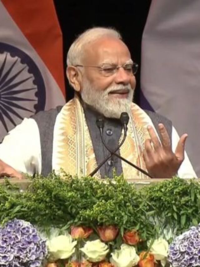 हेग में प्रवासी भारतीयों को देख पीएम मोदी बोले— ‘भूल ही गया था कि विदेश में हूं’