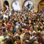 A massive sea of ​​devotees thronged on Somvati Amavasya