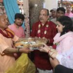 Arun Bhansali visited Shri Radharani with his family