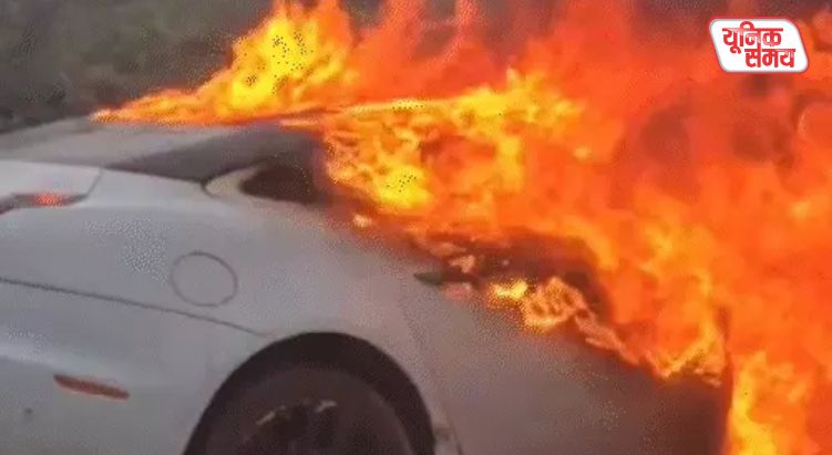 Luxury Jaguar Car Engulfed in Flames on Yamuna Expressway