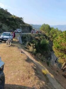 Bolero vehicle falls into a gorge on the Chamba-Masrund road