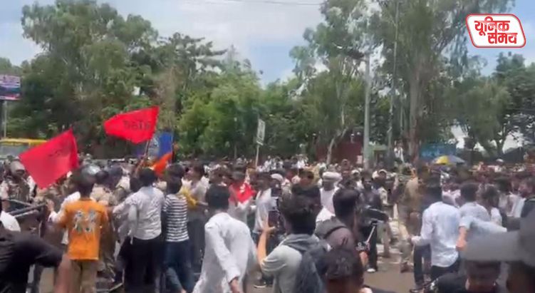 AISA's fierce protest in Patna