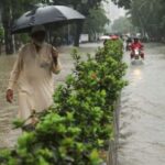 Heavy rain brings Mumbai to a standstill