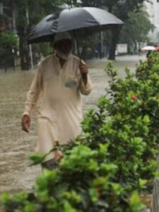Heavy rain brings Mumbai to a standstill
