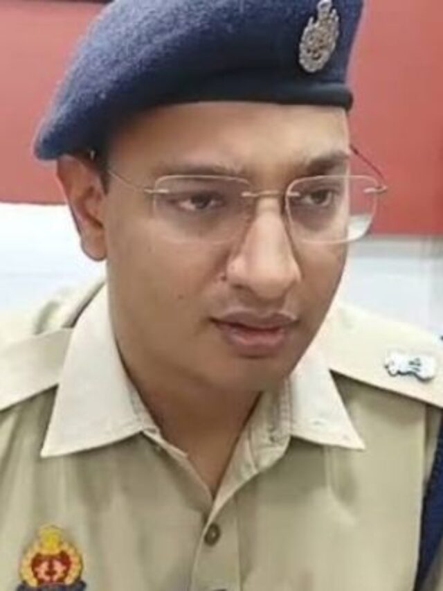 मथुरा में आधी रात को बड़ा पुलिस फेरबदल