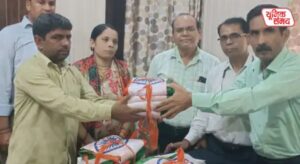 Tiranga distribution in Govardhan for the 'Har Ghar Tiranga' campaign