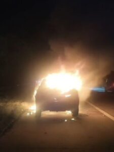 Jeep Compass bursts into flames while moving on Yamuna Expressway