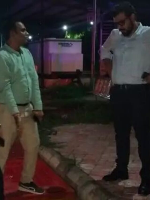 मथुरा में नगर आयुक्त ओजस्वी राज ने देर रात सफाई व्यवस्थाओ का लिया जायजा