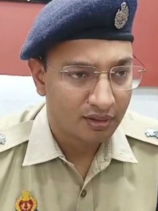 मथुरा में SP श्लोक कुमार ने बदले कई थाना प्रभारियों के कार्यक्षेत्र