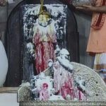 Divine Panchamrit Abhishek of Thakurji performed at Dwarkadhish Temple on Janmashtami